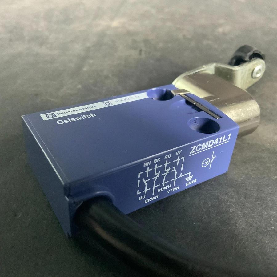 Used TELEMECANIQUE ZCMD41L1 OSISWITCH ($50 OBO)