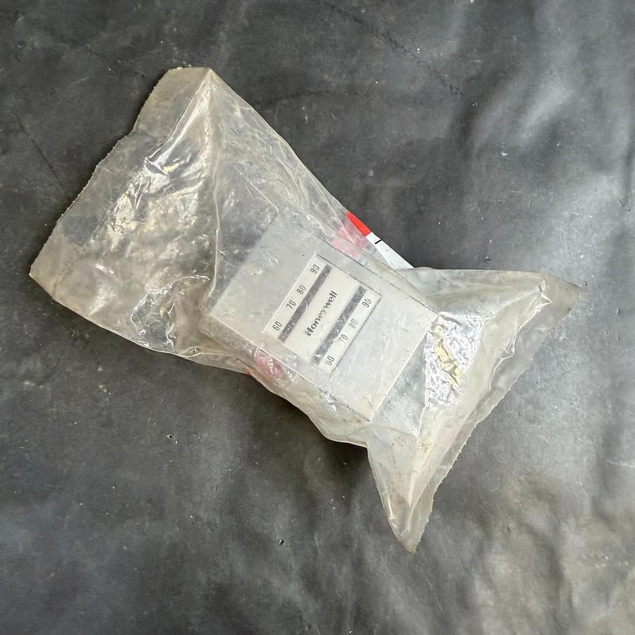 HONEYWELL 1400406-111 THERMOSTAT COVER ($40 OBO)