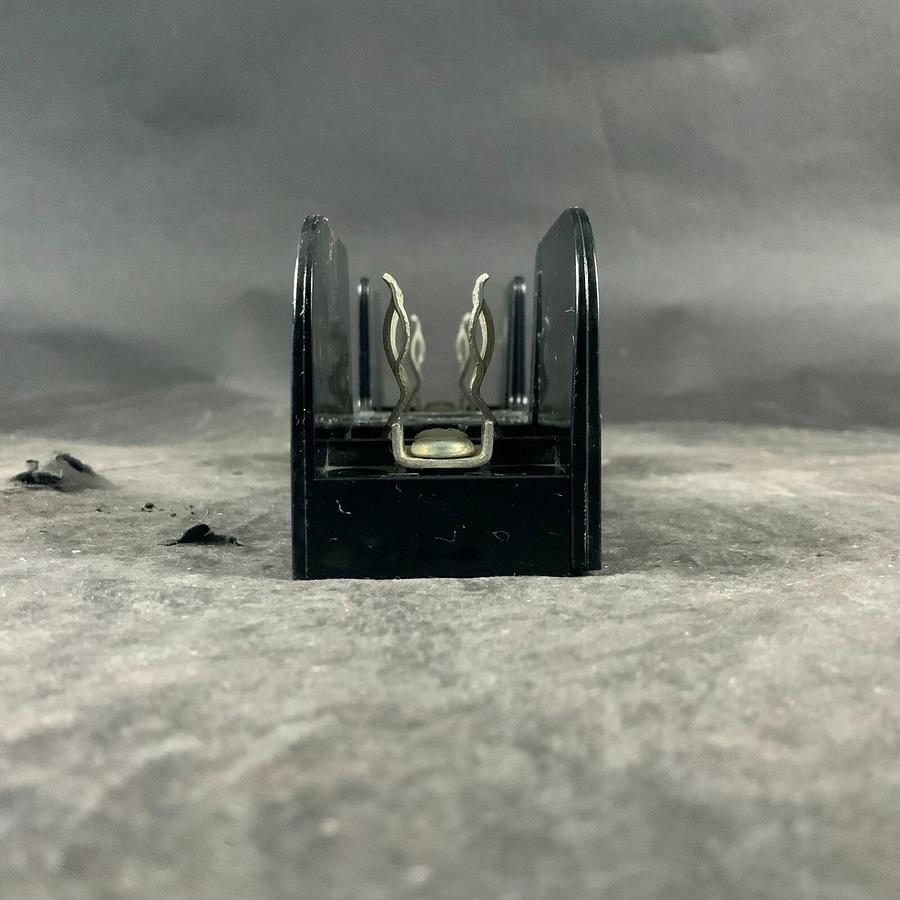 Used FERRAZ SHAWMUT 60321 FUSE BLOCK ($12 OBO)
