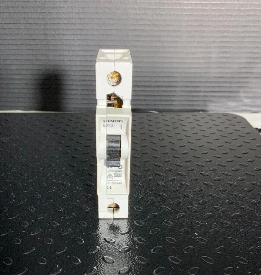 SIEMENS 5SX21-D3 ($14.99 OBO)