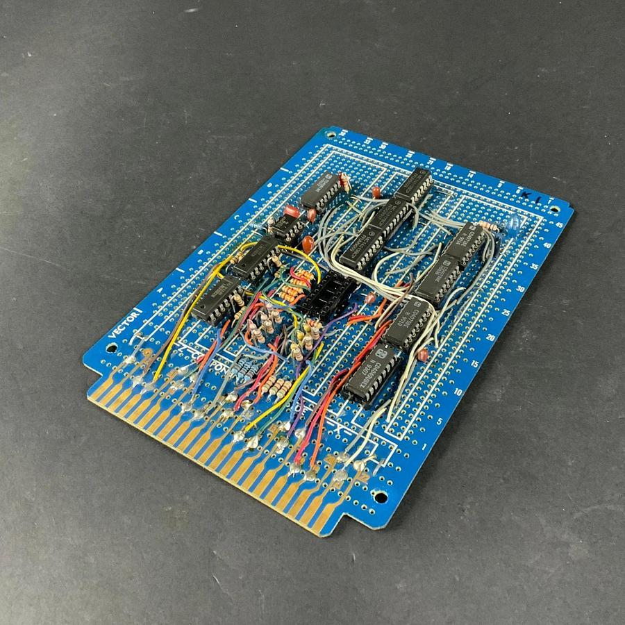 Used VECTOR ELECTRONICS 3677-2 PCB PLUGBOARD ($30 OBO)