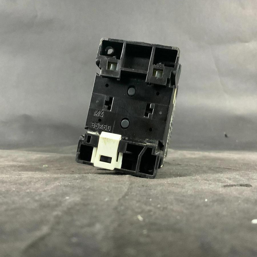 Used KLOCKNER MOELLER DIL00AM-10 W/ 22 DIL CONTACTOR ($45 OBO)