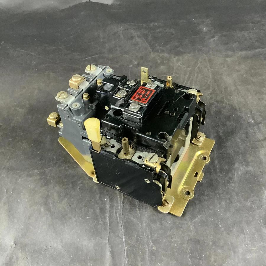 Used ALLEN BRADLEY 709-BOD46 CONTACTOR ($15 OBO)