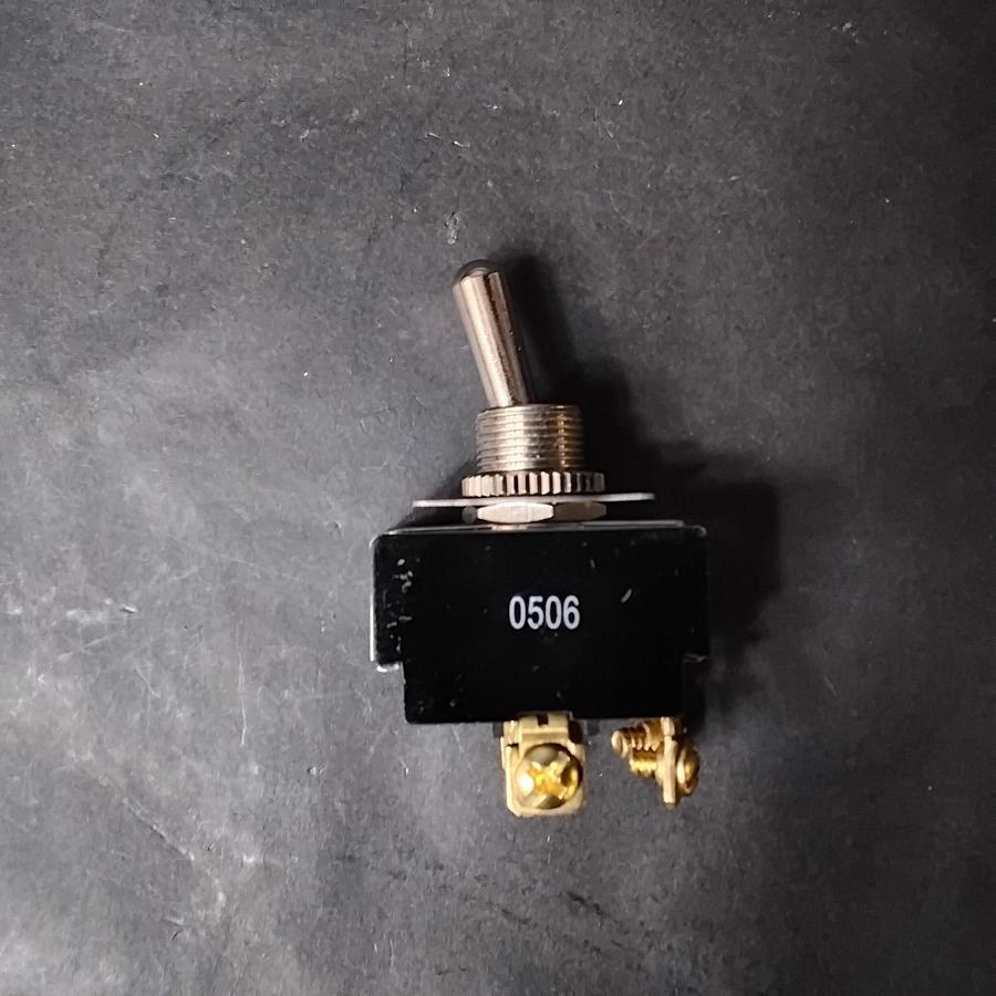 Used CARLING 80,000 SERIES 1K8467H-2D TOGGLE SWITCH ($9 OBO)