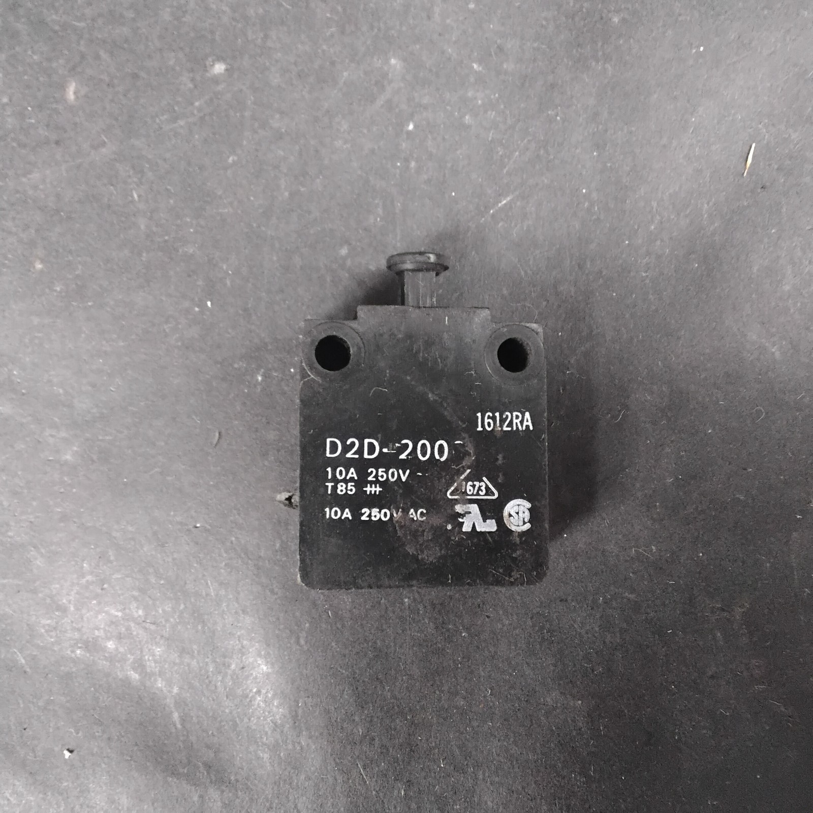 Used OMRON D2D-2000 POWER SWITCH ($10 OBO)
