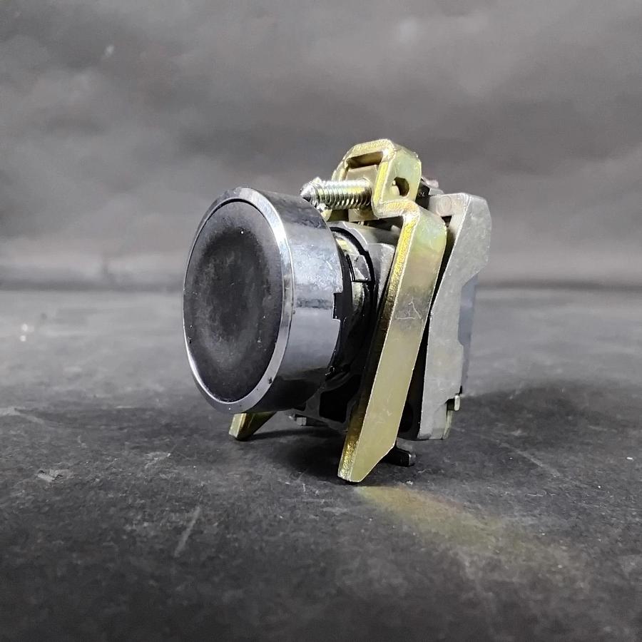 Used TELEMECANIQUE ZBE-101 BLACK PUSHBUTTON ($15 OBO)