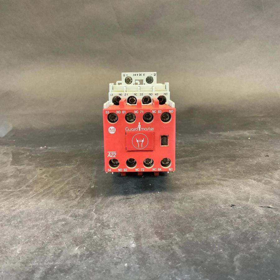 Used ALLEN BRADLEY 700S-CF530EJC SAFETY CONTROL RELAY ($25 OBO)