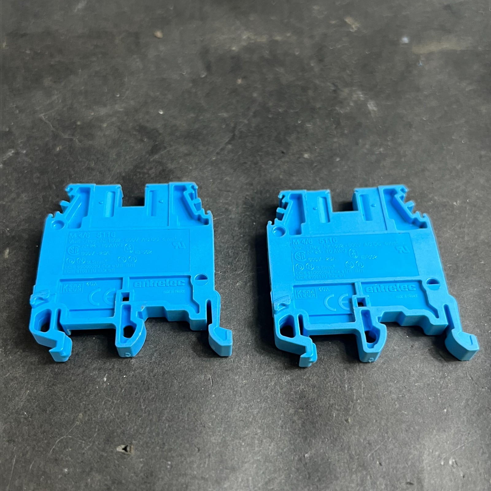 Used ENTRELEC M4/6 5116 TERMINAL BLOCK - SET OF 2 ($5 OBO)