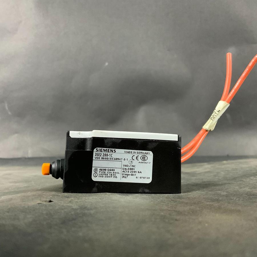 Used SIEMENS 3SE2 200-1C LIMIT SWITCH ($30 OBO)