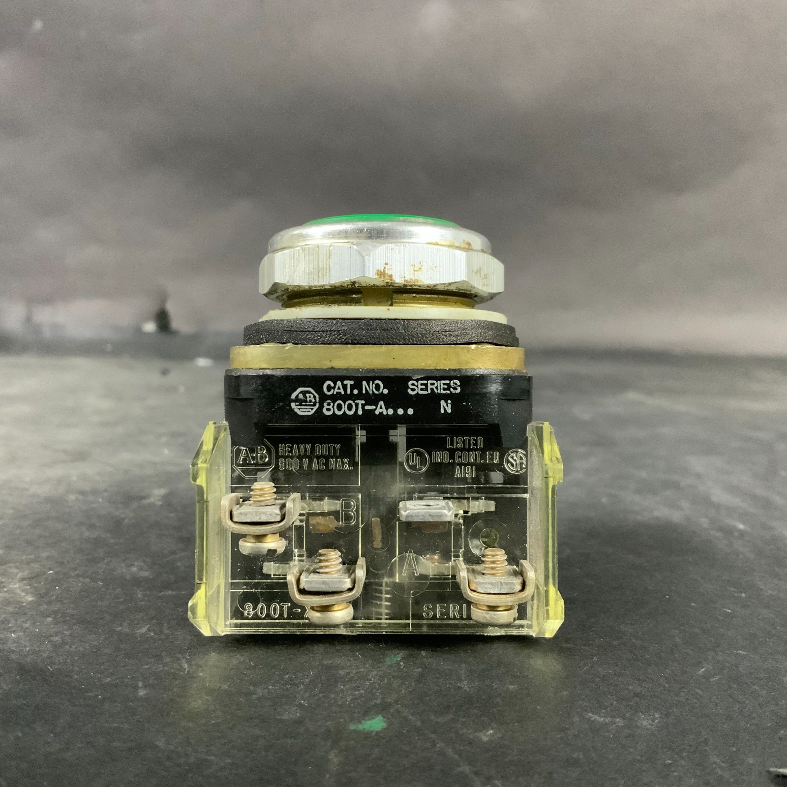 Used ALLEN BRADLEY 800T-A SERIES N GREEN PUSHBUTTON ($12 OBO)