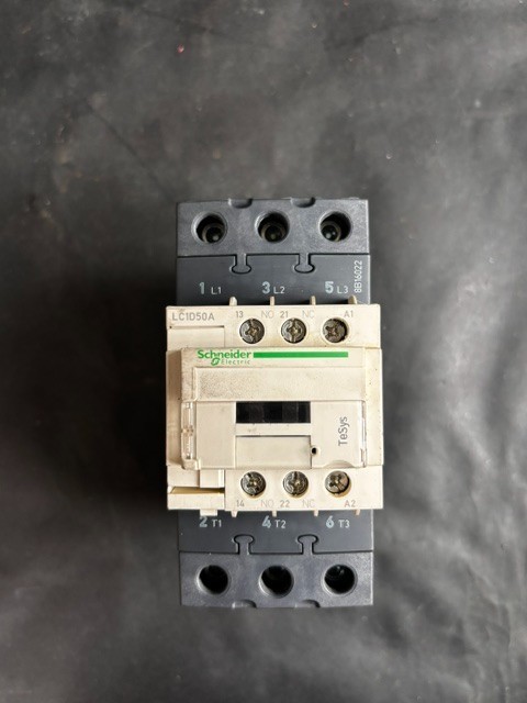 Used SCHNEIDER ELECTRIC LC1D40A CONTACTOR ($27 OBO)