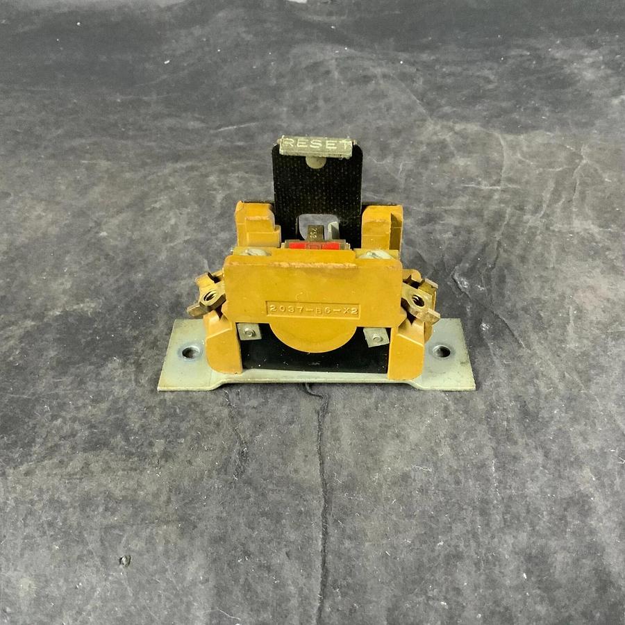 Used SQUARE D 2037-B6-X1 2037-B6-X2 STARTER RESET ($15 OBO)