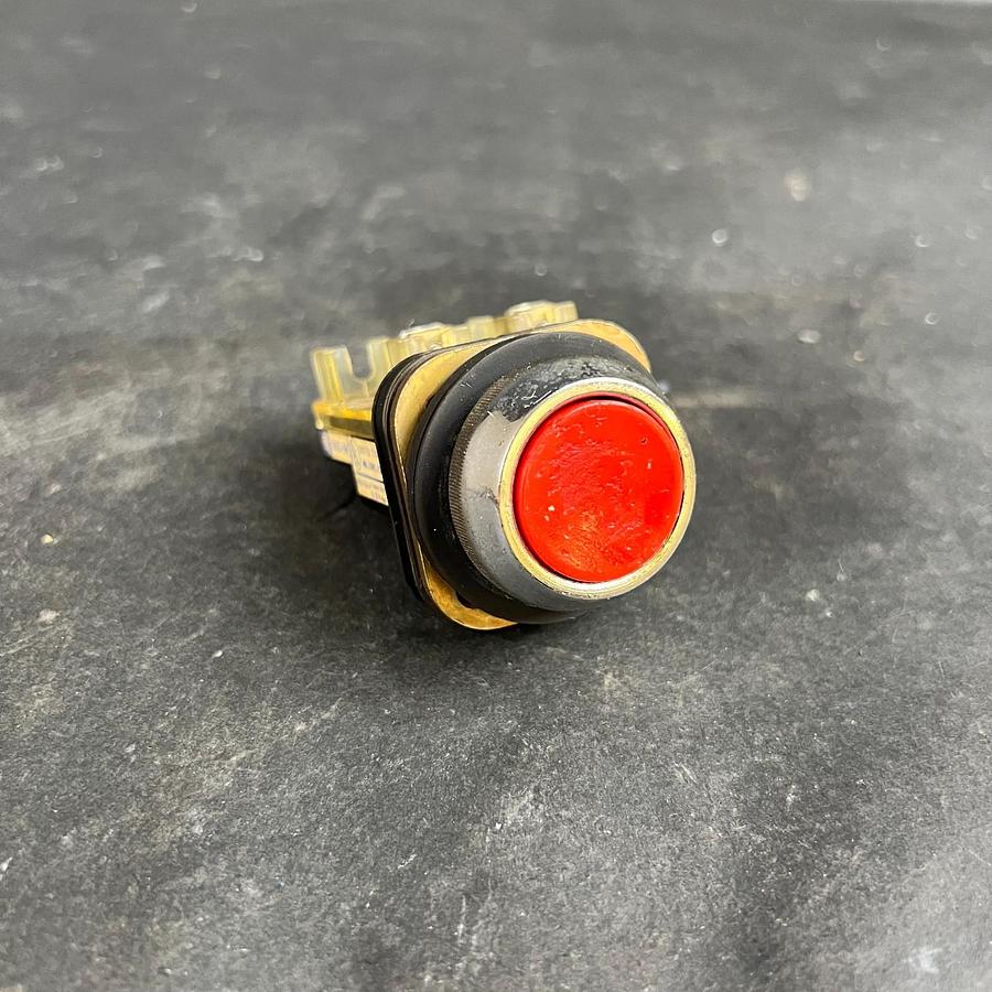 Used TELEMECANIQUE XB2-M RED PUSHBUTTON ($13 OBO)