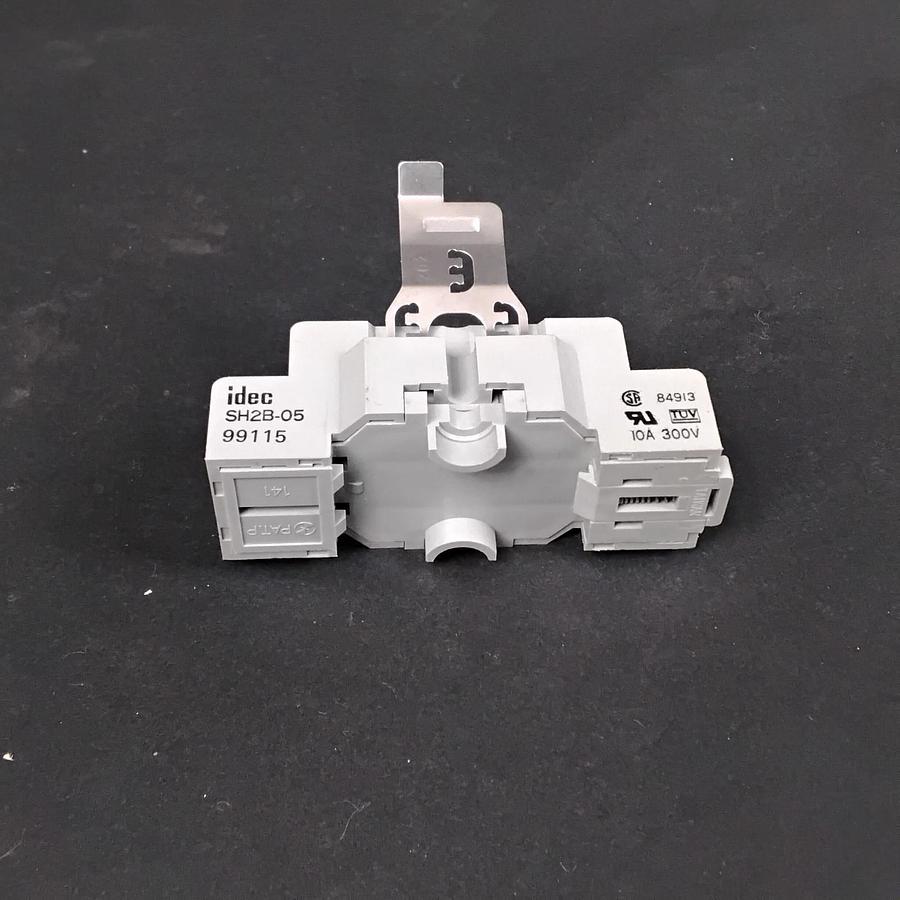 Used IDEC SH2B-05 RELAY SOCKET ($3 OBO)