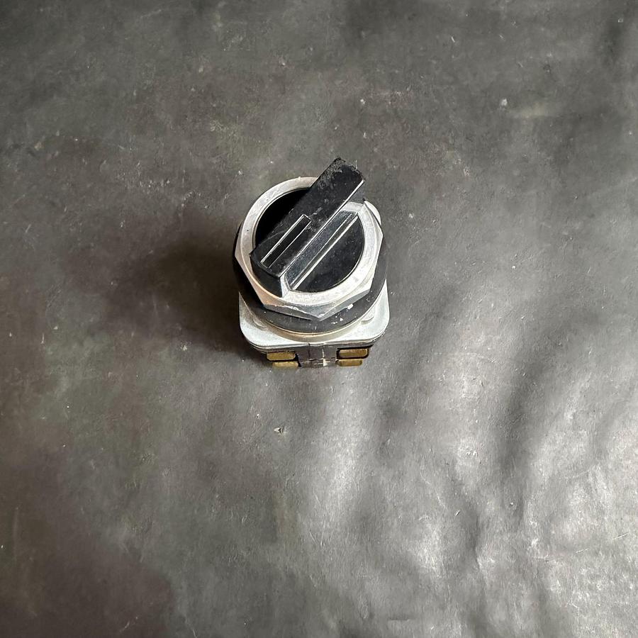 Used TOKYO ELECTRIC SS-42-11 SELECTOR SWITCH ($22 OBO)