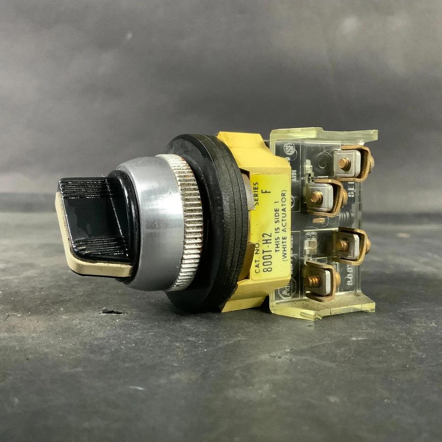 Used ALLEN BRADLEY 800T-H2 SERIES F SELECTOR SWITCH ($20 OBO)