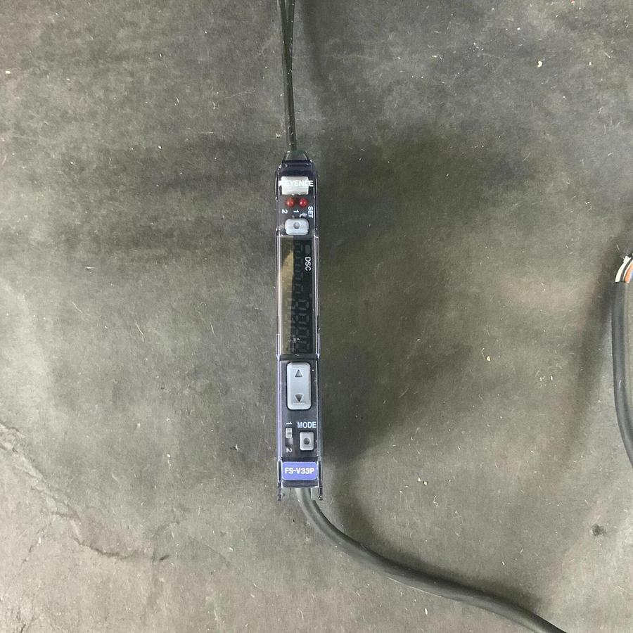 Used KEYENCE FS-V33P FIBER AMPLIFIER ($15 OBO)