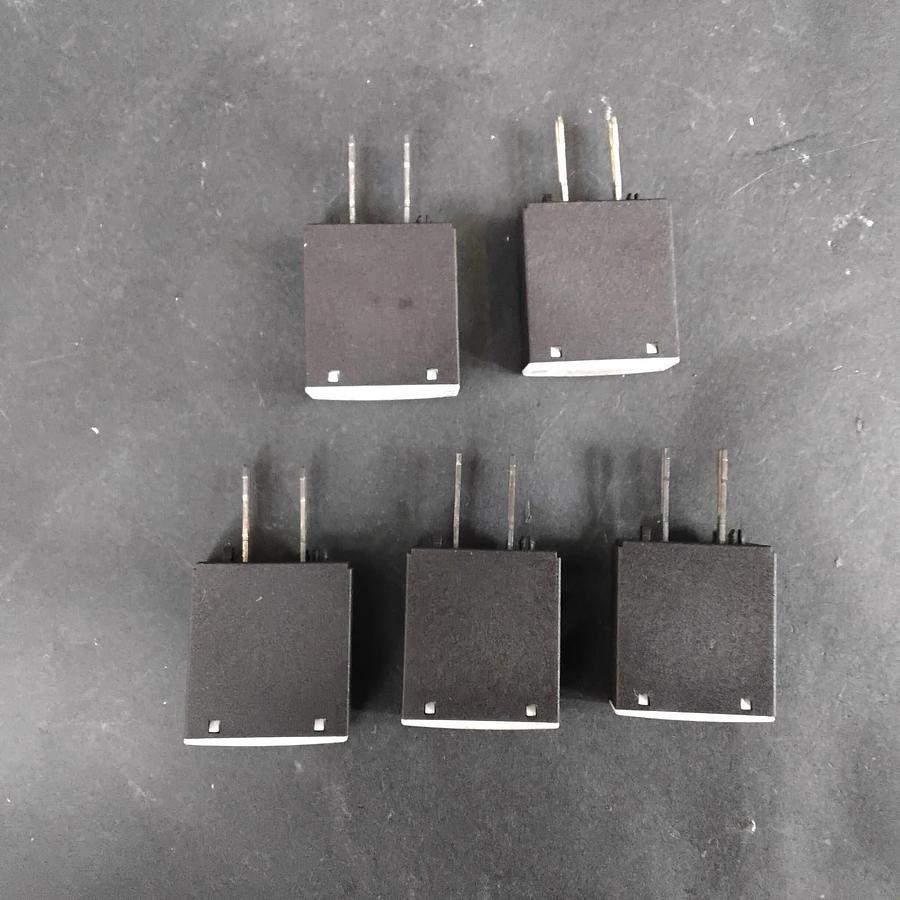 Used KLOCKNER MOELLER DIL M32-XSPV 130 VARISTOR SUPRESSORS- LOT OF 5 ($18 OBO)