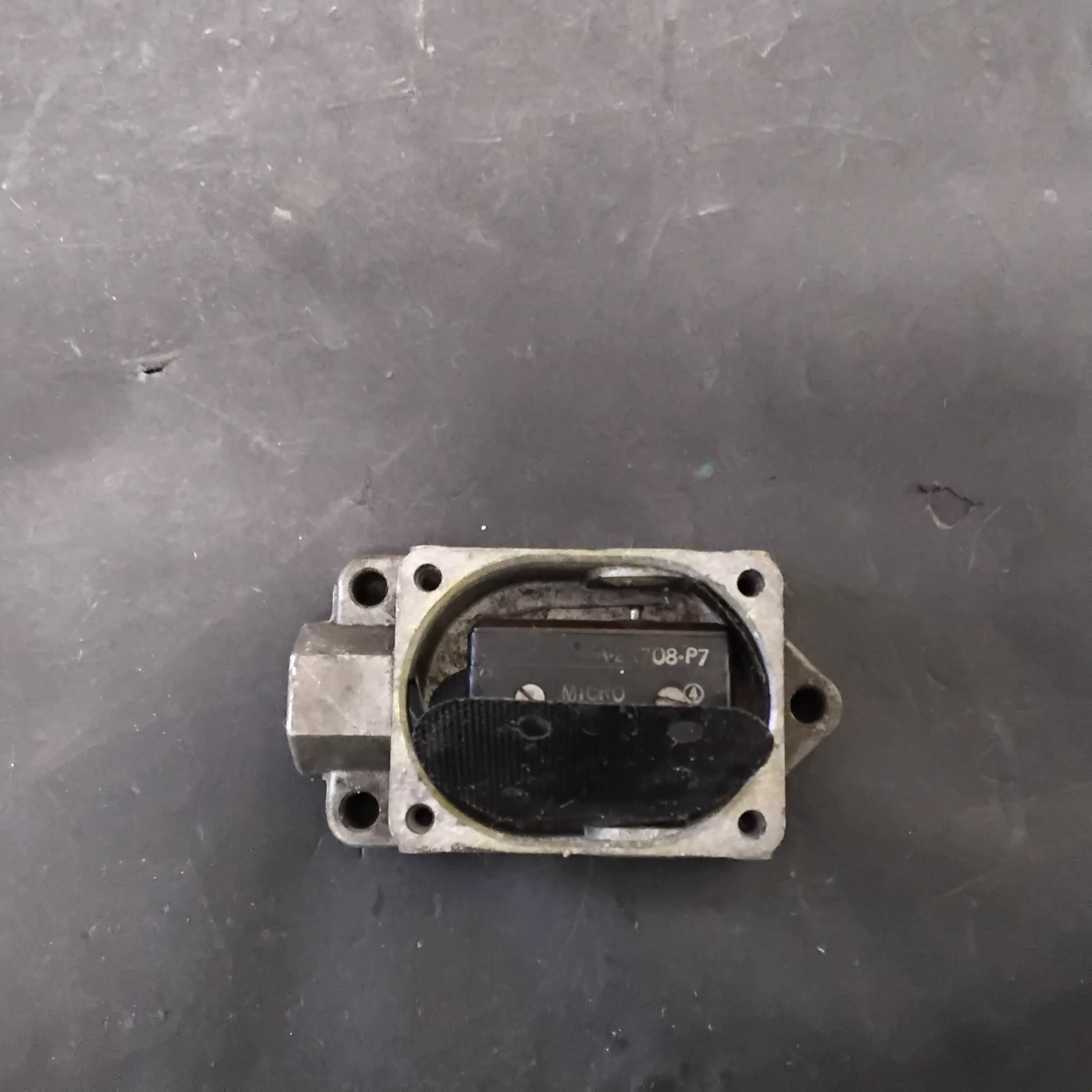 Used BA-2R7-08P7 MICRO SWITCH ($15 OBO)