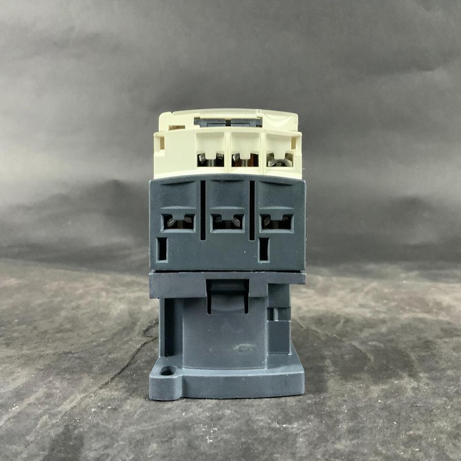 Used SCHNEIDER ELECTRIC LC1D12 CONTACTOR ($35 OBO)