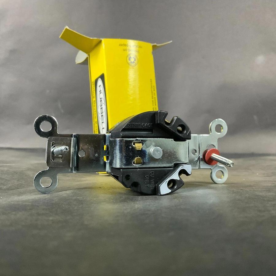 Used HUBBELL HBL4710 TWIST LOCK RECEPTACLE ($20 OBO)