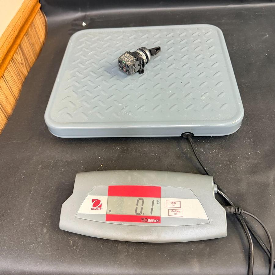 Used ALLEN BRADLEY 800F-X10 SELECTOR SWITCH ($20 OBO)