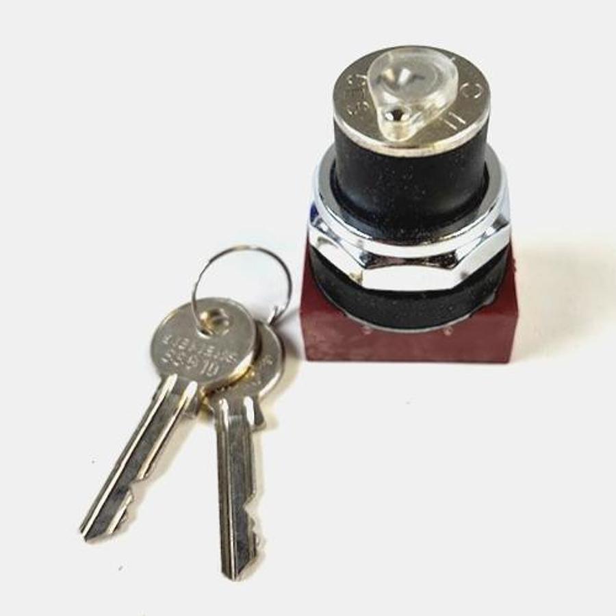 Used SIEMENS 3SB02-3BHC2 KEYED SELECTOR SWITCH