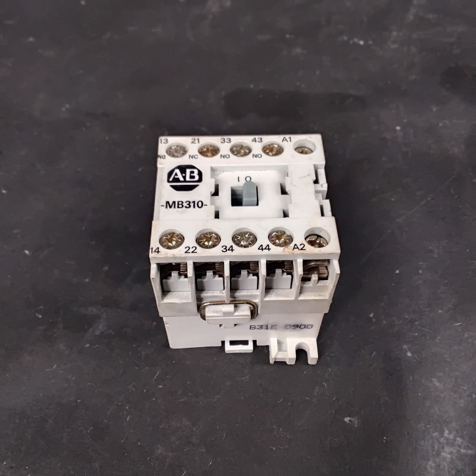 Used ALLEN-BRADLEY 700DC-MB310 MINI CONTROL RELAY ($15 OBO)