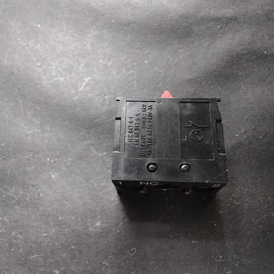 Used TELEMECANIQUE ZB2-BE102 CONTACT BLOCK ($5 OBO)
