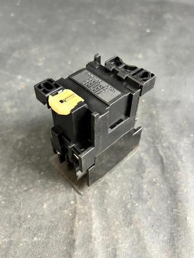 Used MITSUBISHI S-K11 CONTACTOR