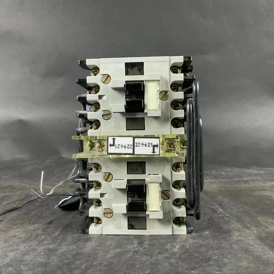 Used ALLEN BRADLEY CONTACTOR 104–A09ND3 ($75 OBO)