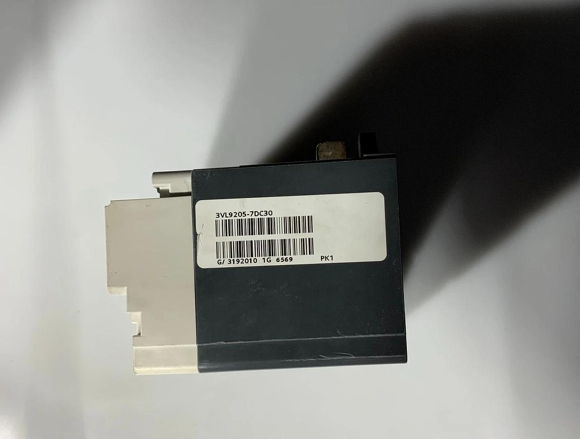Used SIEMENS 3VL9205-7DC30 ($149.99 OBO)