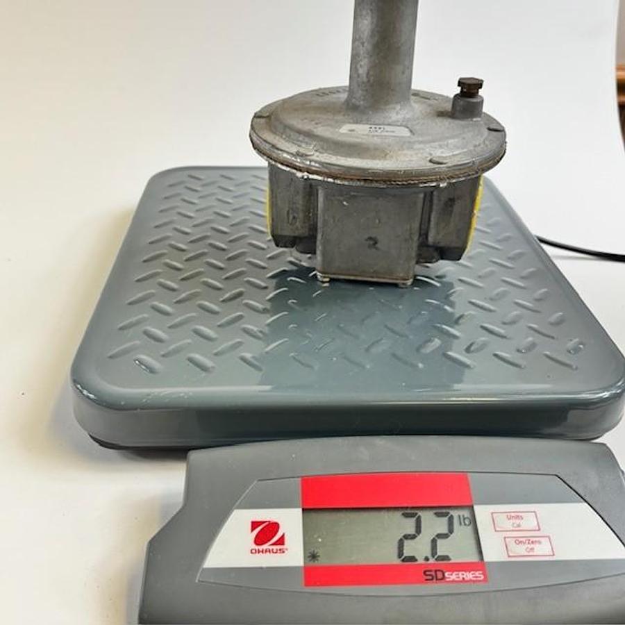 Used MAXITROL RV61 PRESSURE REGULATOR