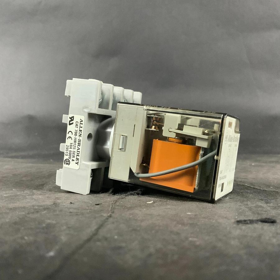 ALLEN BRADLEY 700-HA32A24 GENERAL PURPOSE RELAY ($17 OBO)