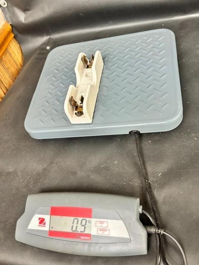 Used HUBBEL BRYANT 3937 FUSE HOLDER