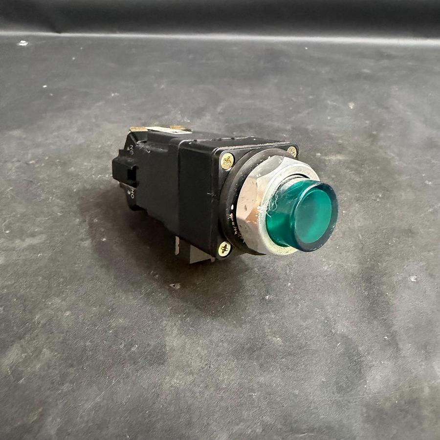 Used TOKYO ELECTRIC LS-1031D-11A GREEN PUSHBUTTON ($25 OBO)