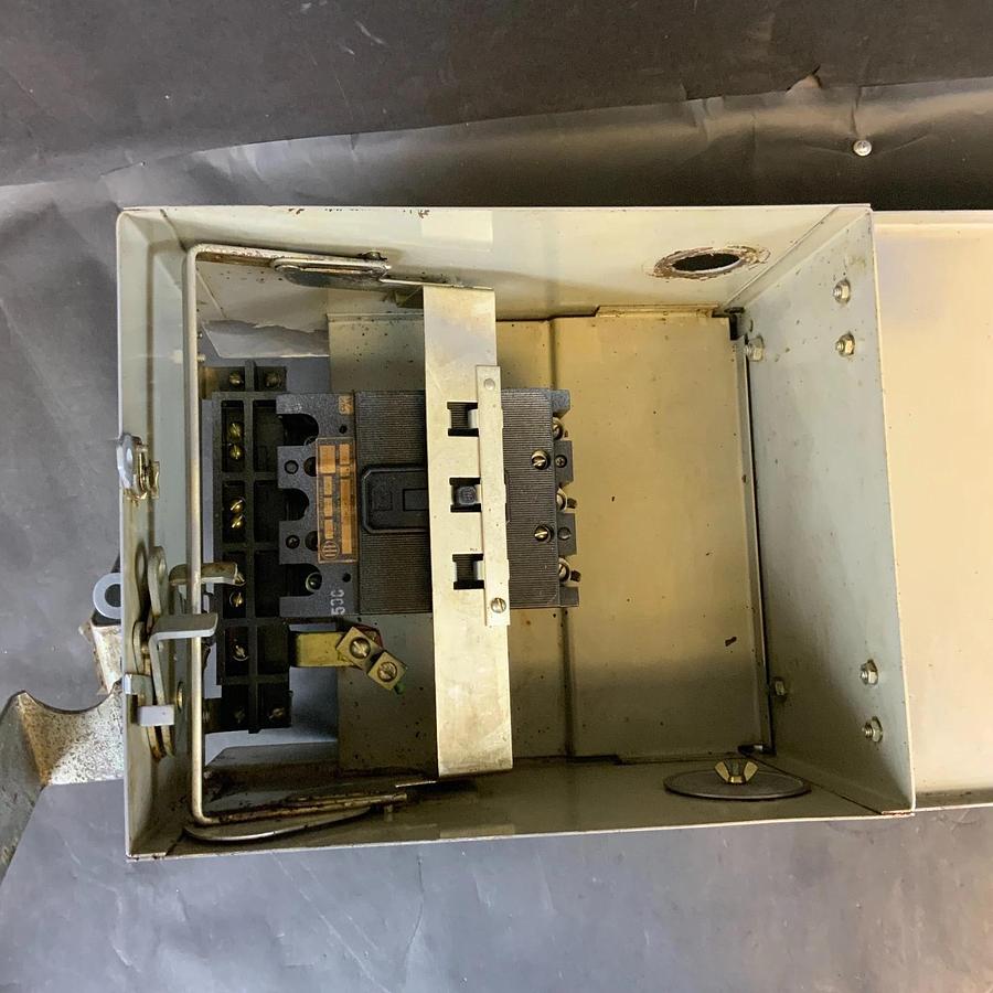Used SIEMENS ITE U1C 4100 CIRCUIT BREAKER PLUS ENCLOSURE ($150 OBO)