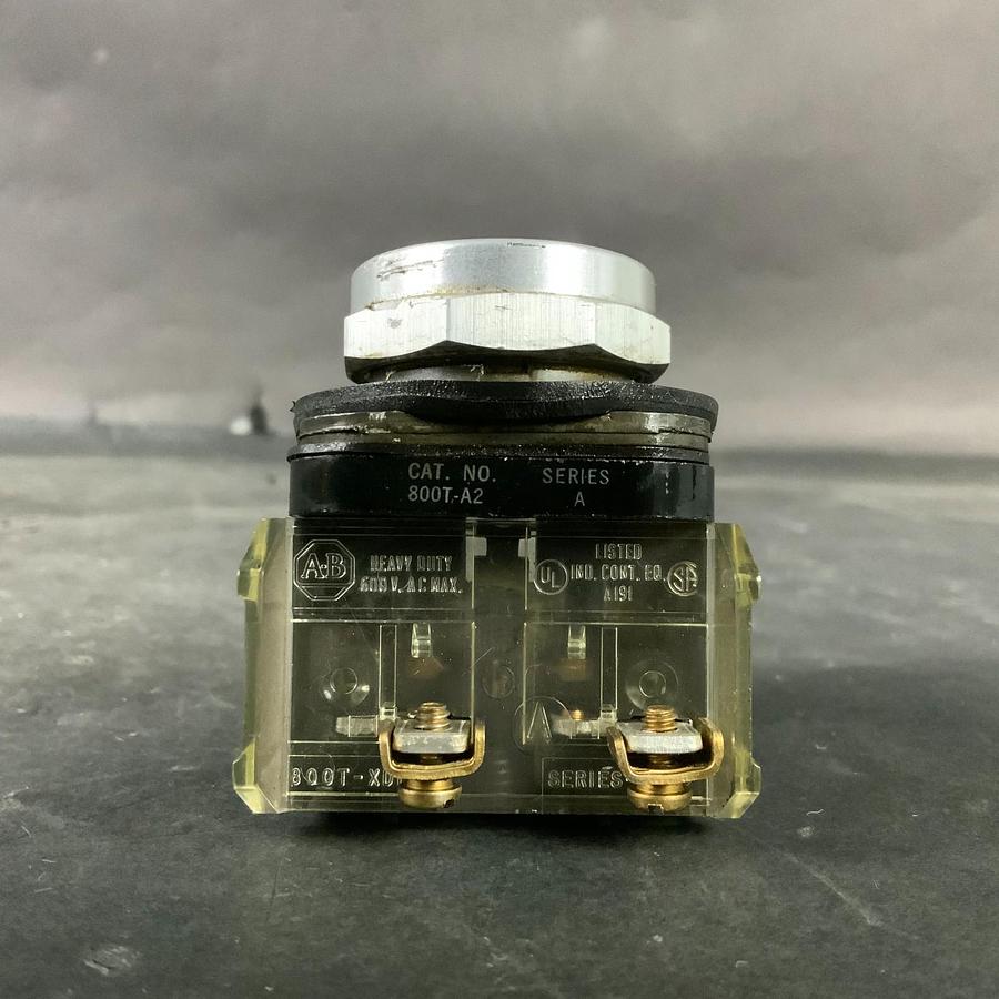 Used ALLEN BRADLEY 800T-A2 SERIES A BLACK PUSHBUTTON ($15 OBO)