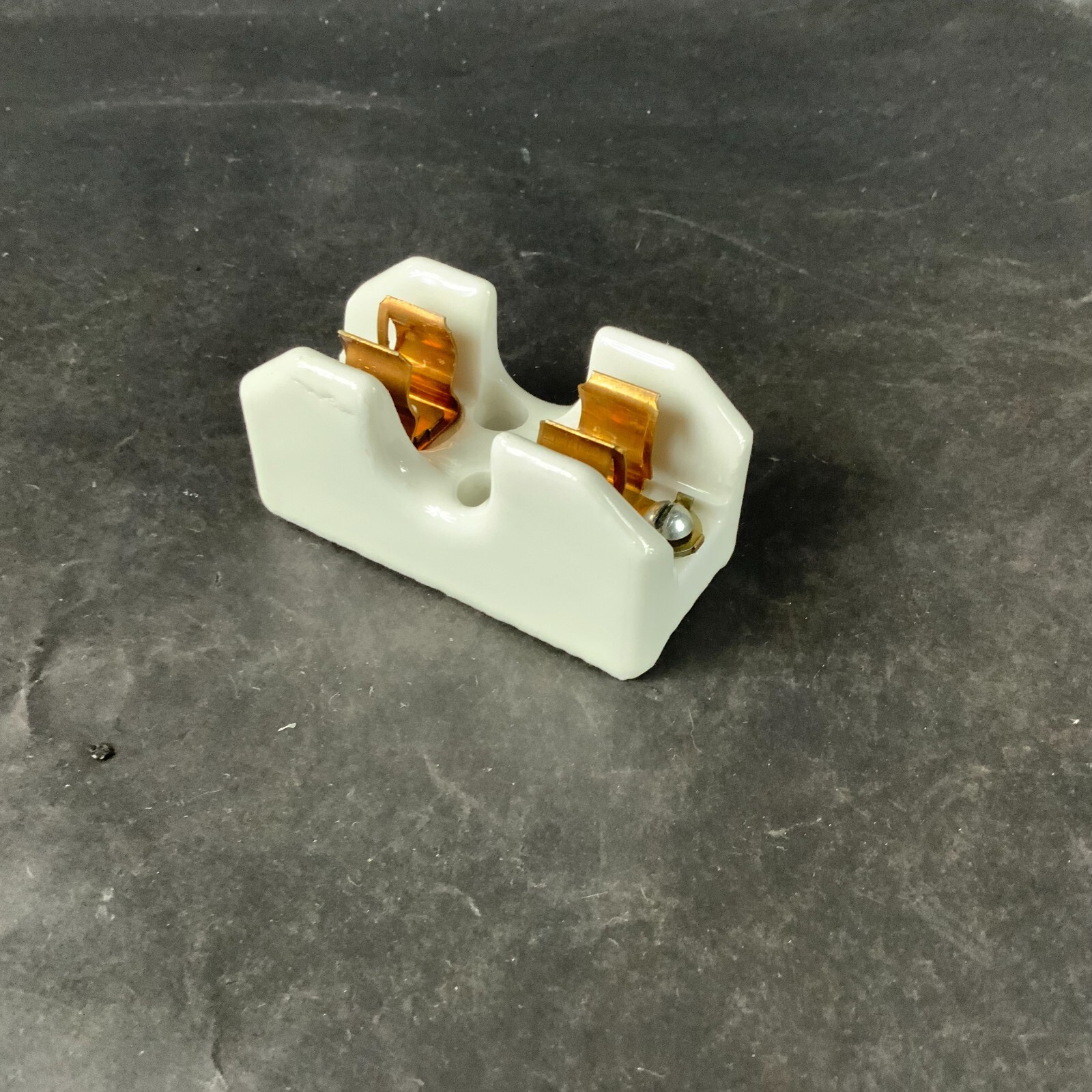 Used THOMAS & BETTS 388-401 FUSE HOLDER ($8 OBO)