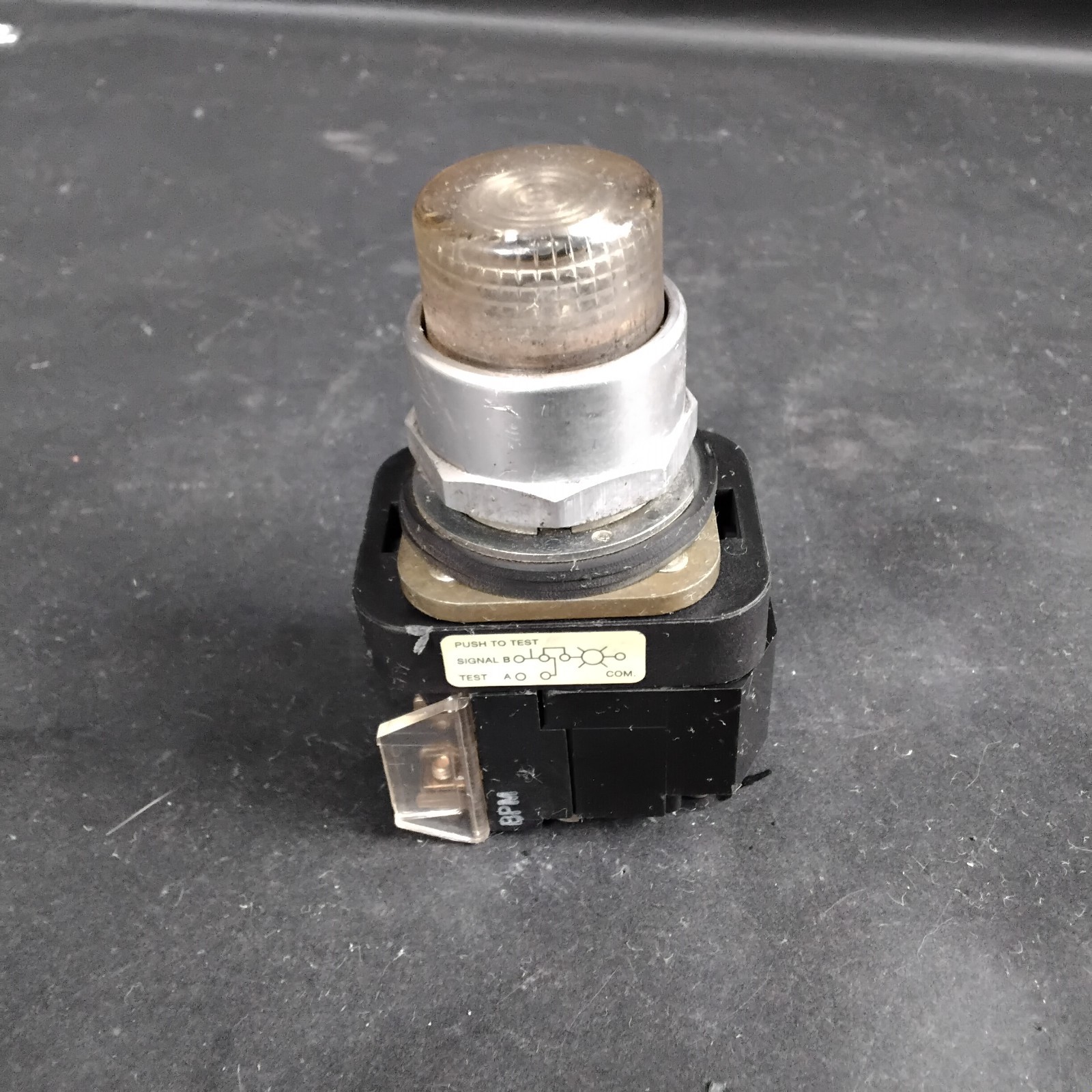 Used ALLEN BRADLEY 800T-PT16 SERIES T GREY PUSHBUTTON SWITCH ($15 OBO)