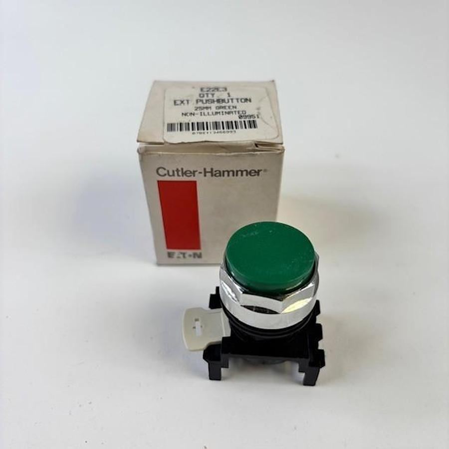 Used CUTLER-HAMMER E22E3 GREEN PUSHBUTTON