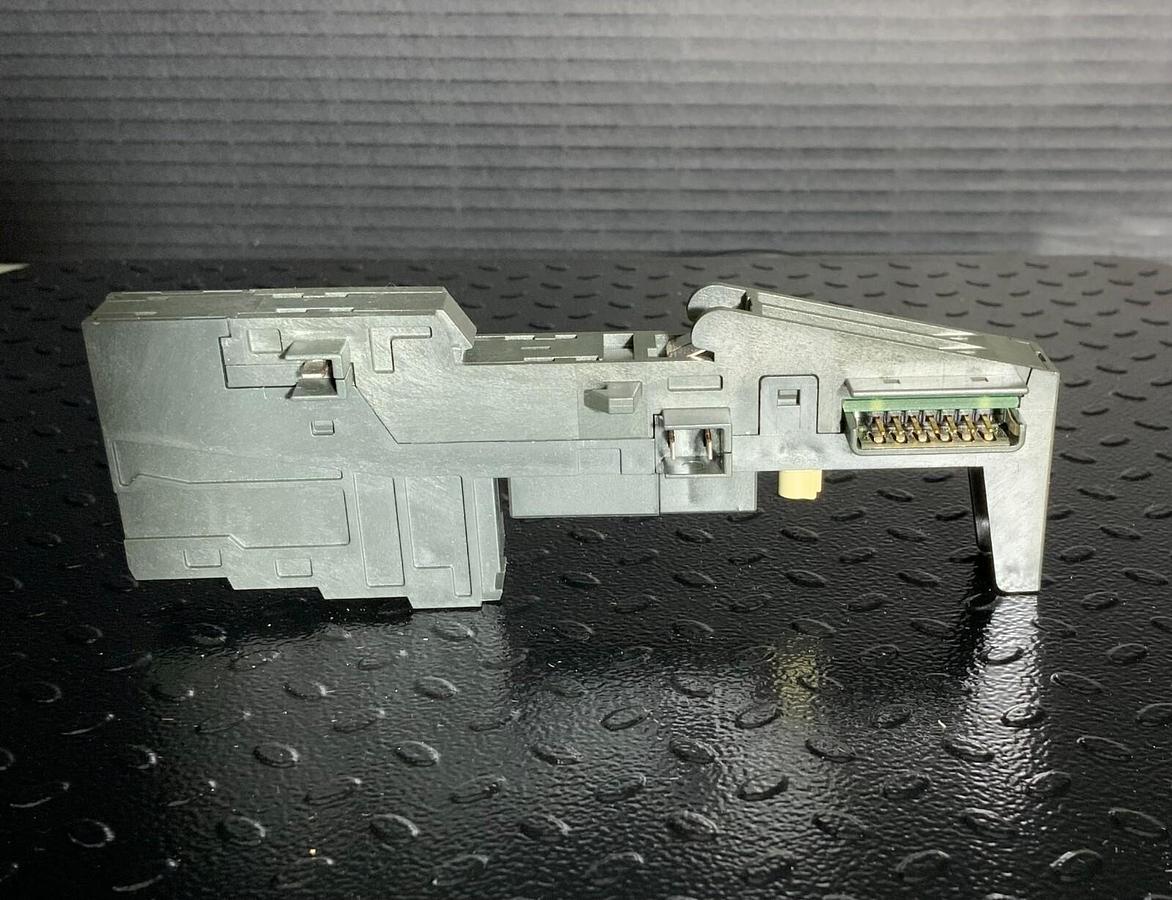Used SIEMENS 6ES7193-4CB30-0AA0-EACH ($24.99/EACH OBO)