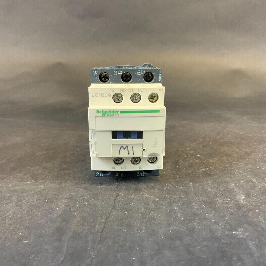 Used SCHNEIDER ELECTRIC LC1D09G7 CONTACTOR ($ 15 OBO)