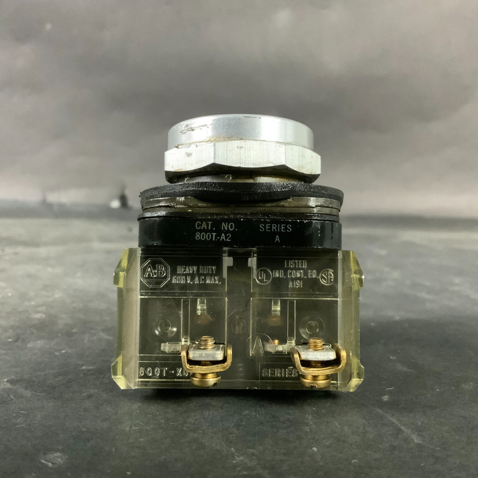 Used ALLEN BRADLEY 800T-A2 SERIES A BLACK PUSHBUTTON ($15 OBO)