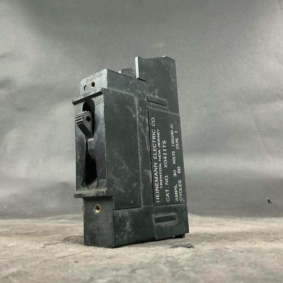 Used HEINEMANN ELECTRIC X0411TS CIRCUIT BREAKER ($17 OBO)