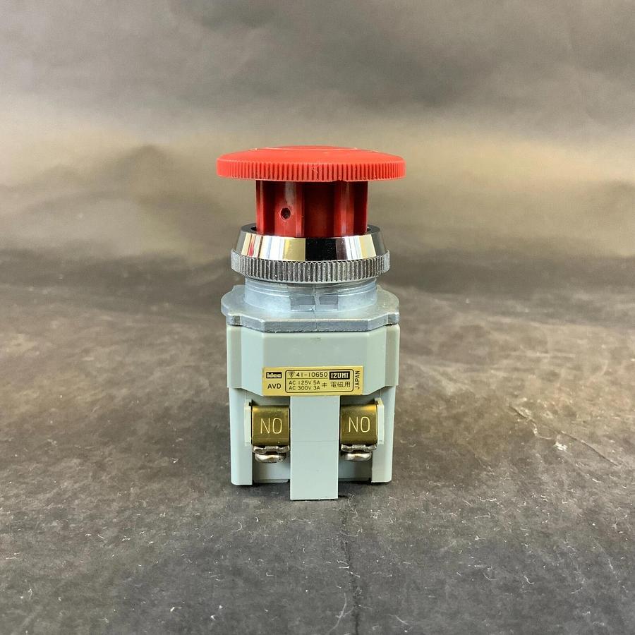 Used IDEC IZUMI 41-10650 SWITCH BUTTON ($5 OBO)
