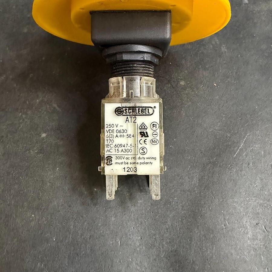 Used SCHLEBEL AT2 RED TWIST LOCK BUTTON ($20 OBO)