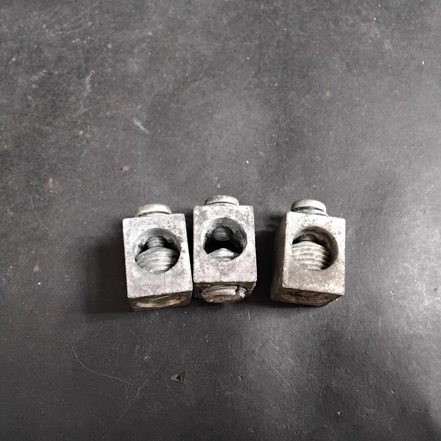 Used ILSCO D-2754 MECHANICAL LUGS - GROUP OF 3 ($9 OBO)