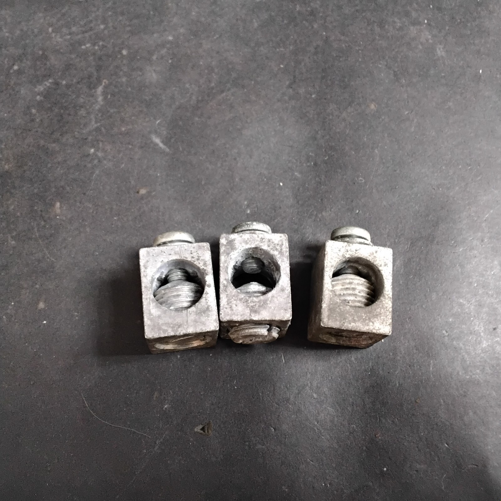 Used ILSCO D-2754 MECHANICAL LUGS - GROUP OF 3 ($9 OBO)