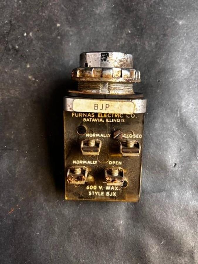 Used FURNAS ELECTRIC BJX YELLOW PUSHBUTTON SWITCH ($14 OBO)